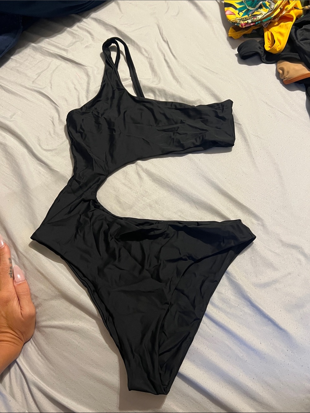 PacSun Black One-Shoulder Cutout One-Piece Swimsuit